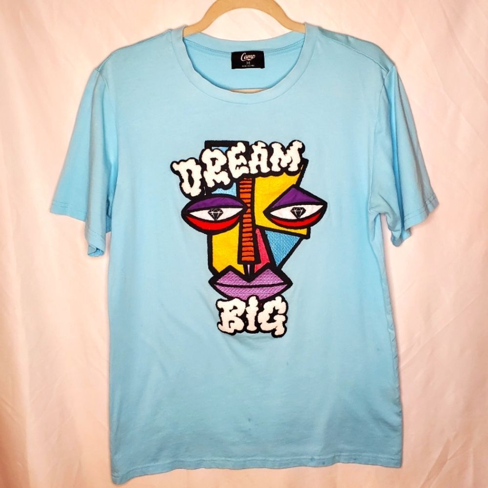 Camp Sky Blue Colorful Dream Big Mens Short Sleeve Shirt Tee Size Medium Casual